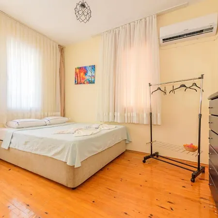 Lovely With 3 Bedrooms, 1006