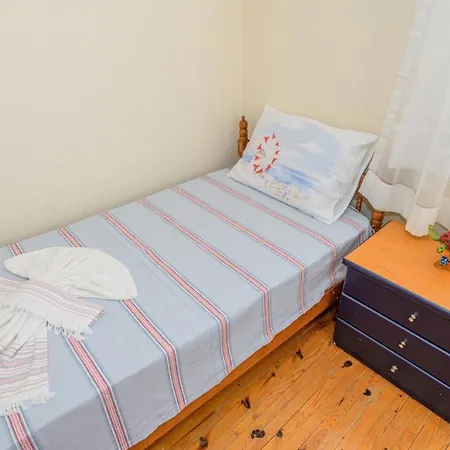 Lovely With 3 Bedrooms, 1006 فتحية