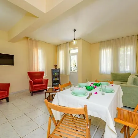 Lovely With 3 Bedrooms, 1006