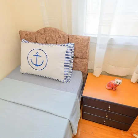 Lovely With 3 Bedrooms, 1006