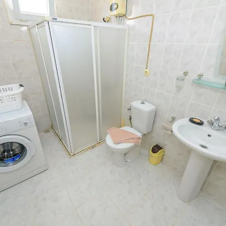 Lovely With 3 Bedrooms, 1006 شقة *