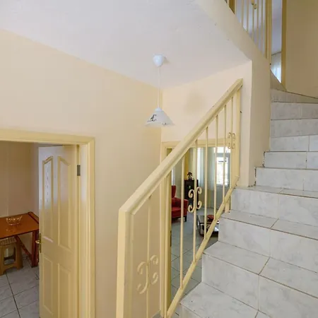 Apartment Lovely With 3 Bedrooms, 1006 Fethiye